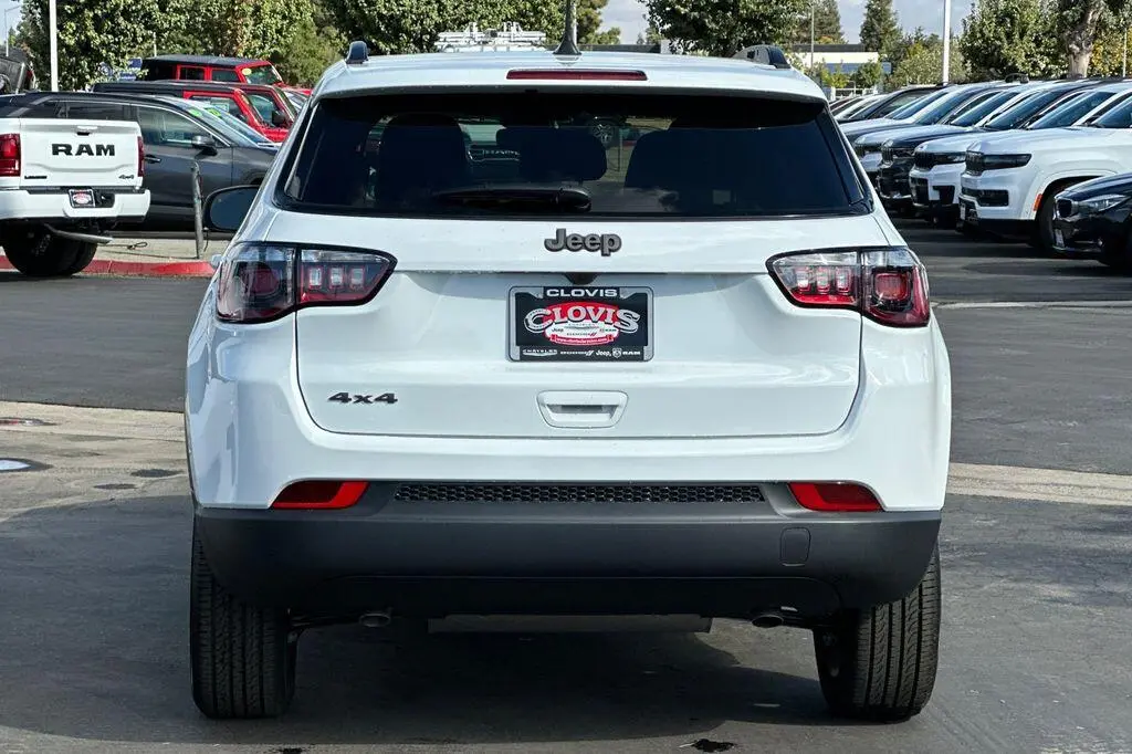 2026 Jeep Compass Altitude 4X4 photo 5