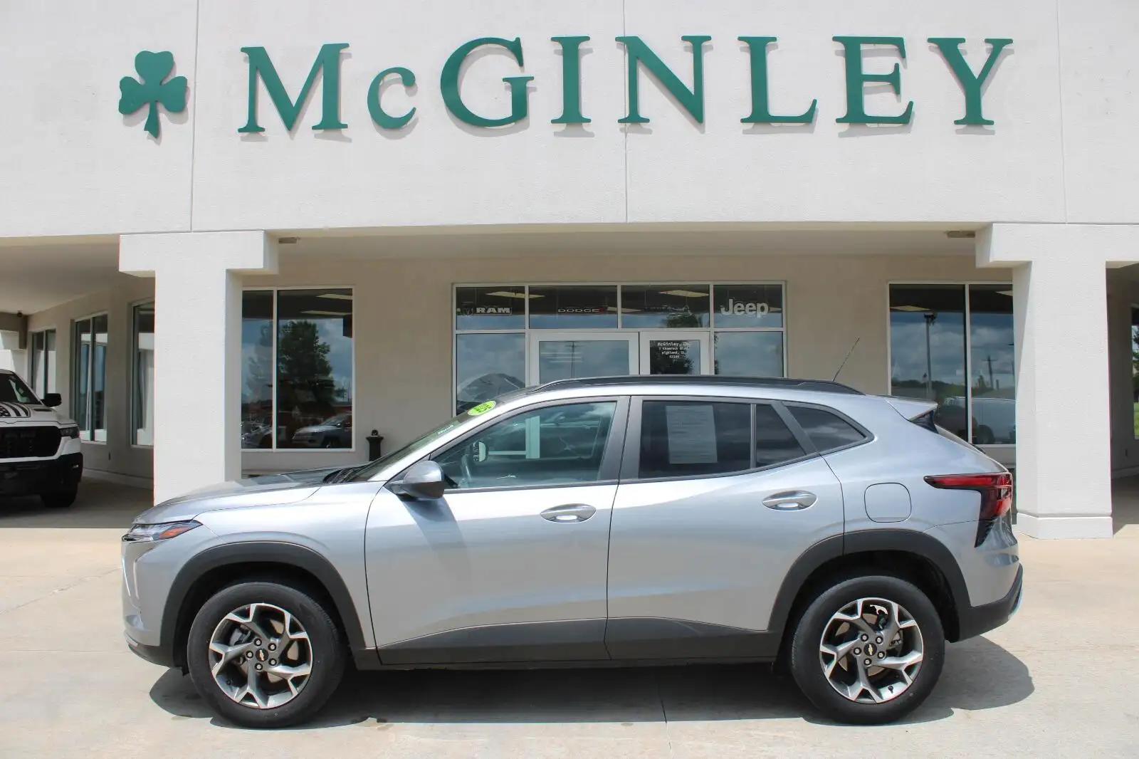 2025 Chevrolet Trax LT's photo