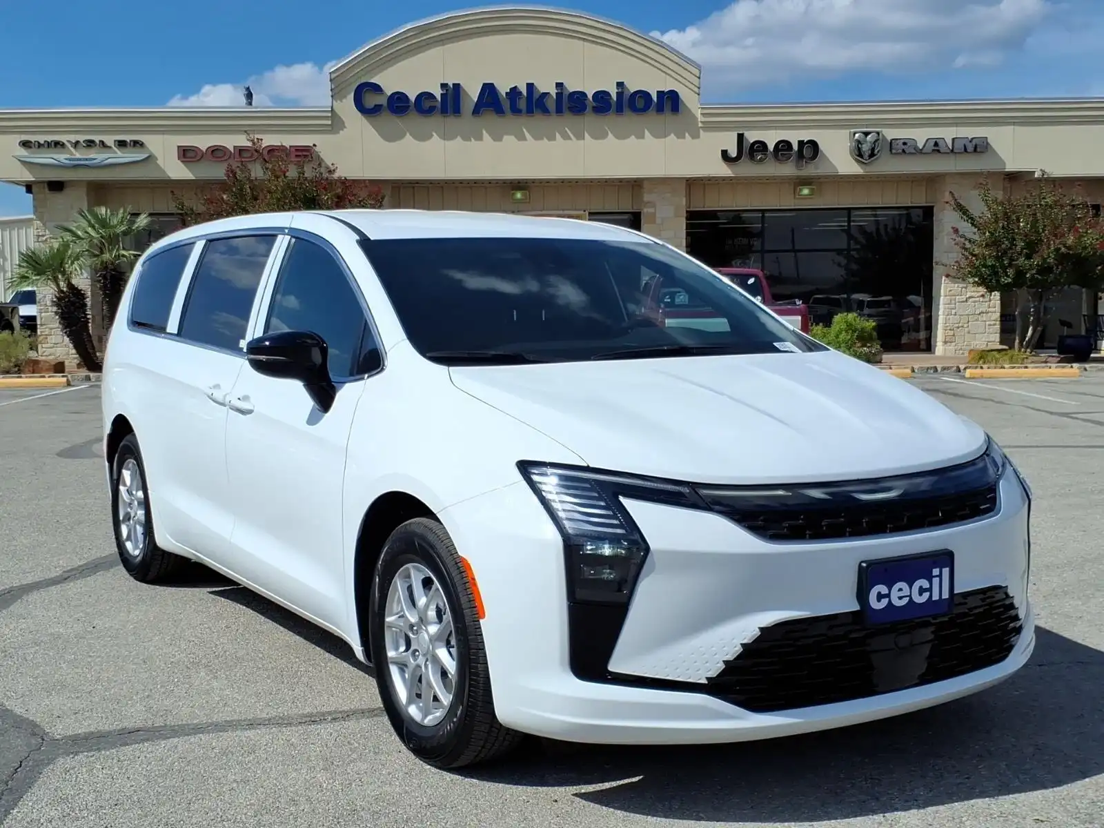 2027 Chrysler Pacifica Select's photo