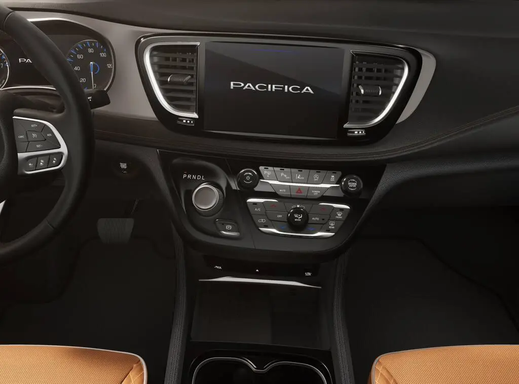 2026 Chrysler Pacifica Pinnacle photo 5
