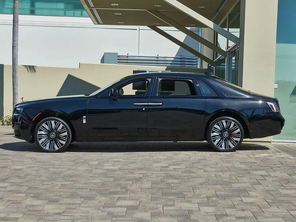 2026 Rolls-Royce Ghost EWB photo 3