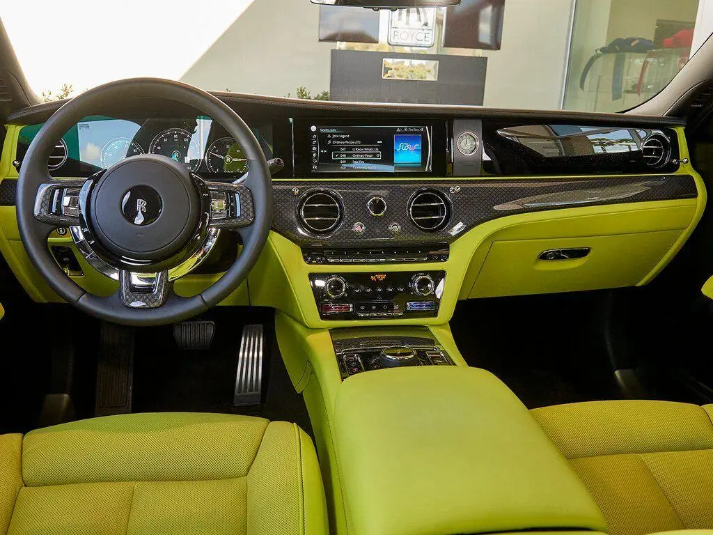 2023 Rolls-Royce Ghost Black Badge photo 4