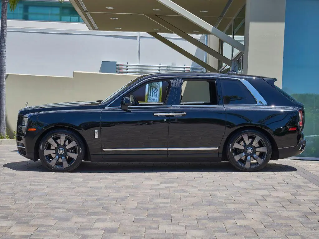 2024 Rolls-Royce Cullinan Base photo 3