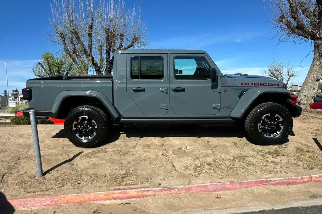 2026 Jeep Gladiator Rubicon Auto photo 3