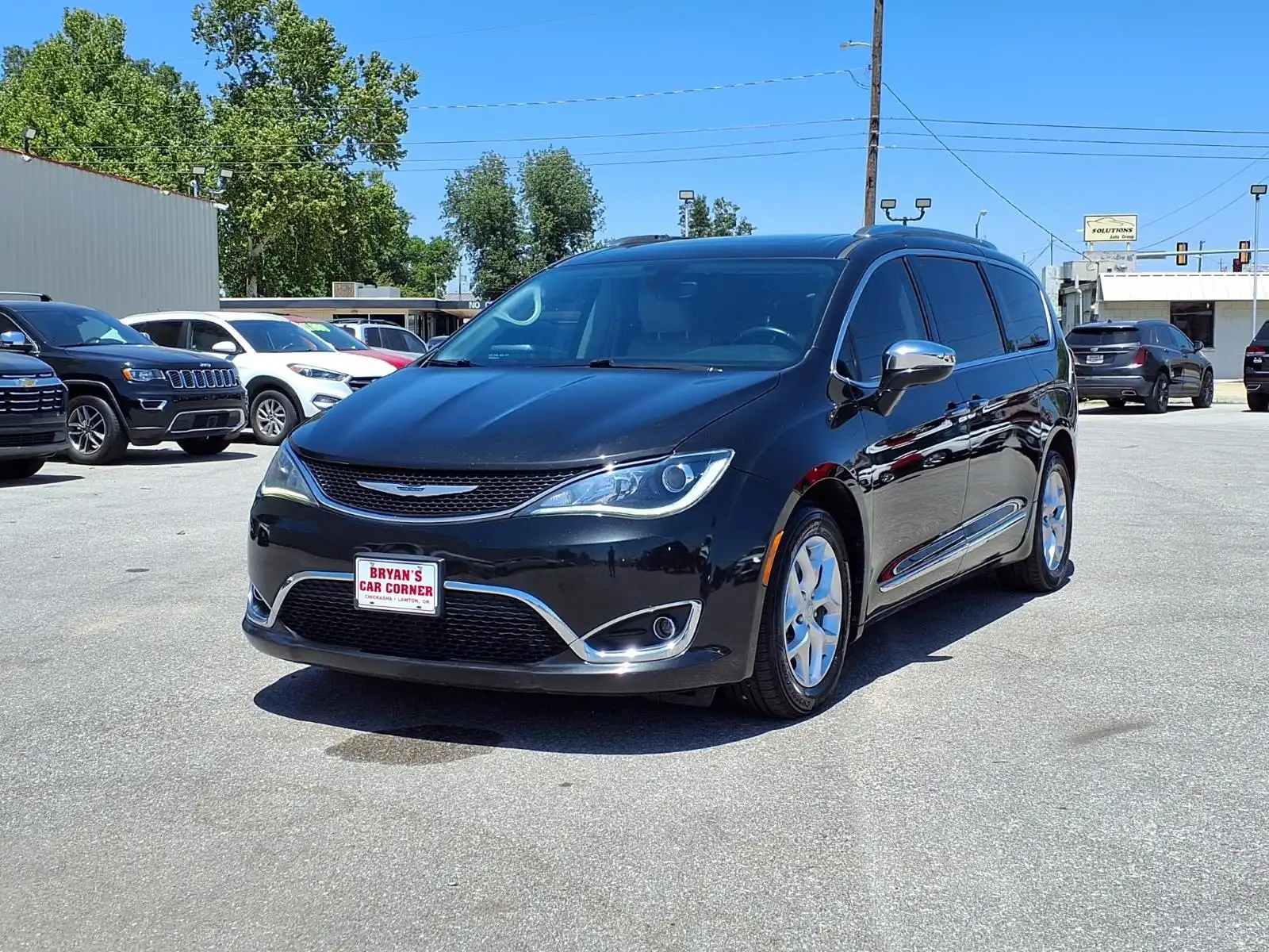 2020 Chrysler Pacifica Limited's photo