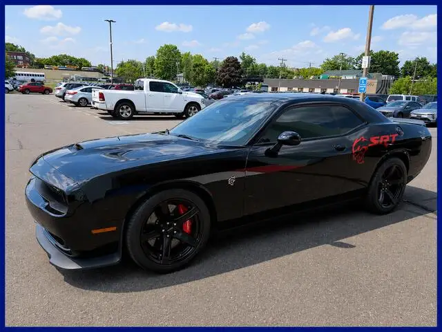 2017 Dodge Challenger SRT Hellcat photo 1