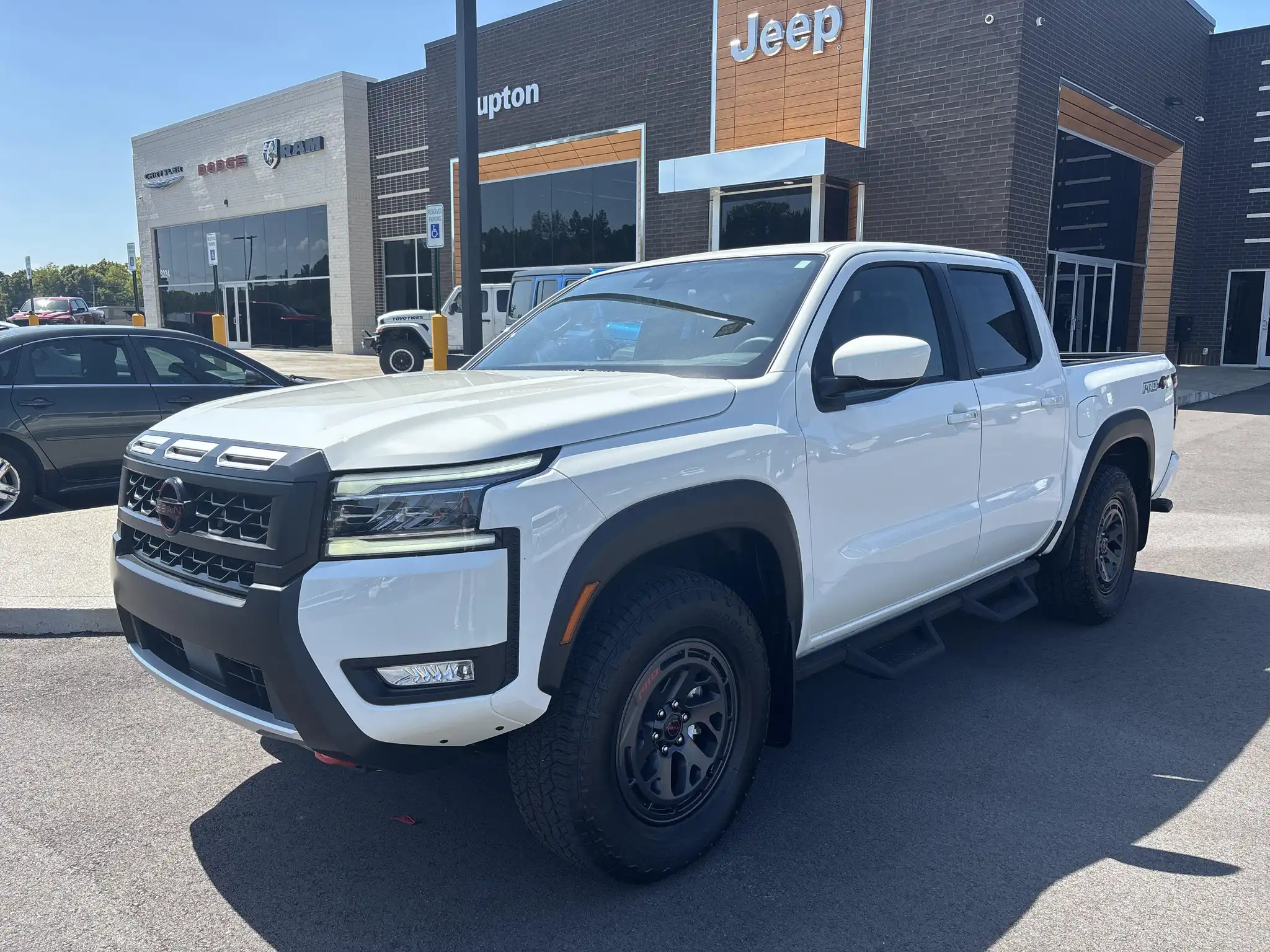 2025 Nissan Frontier PRO-4X Crew Cab 4WD's photo