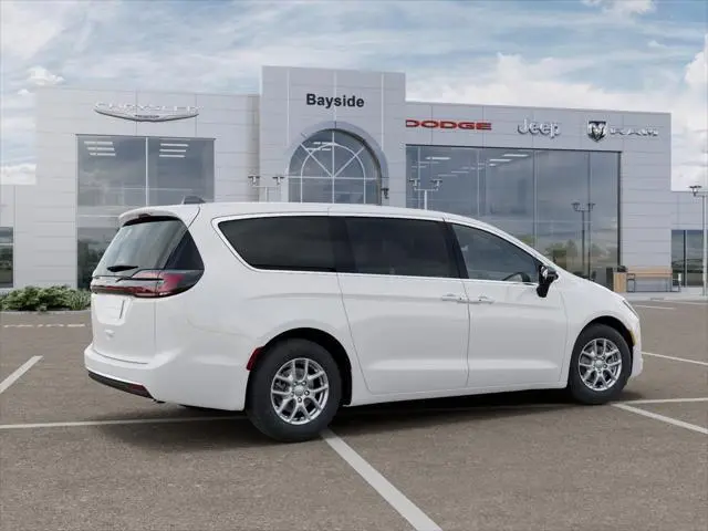 2027 Chrysler Pacifica Select photo 4