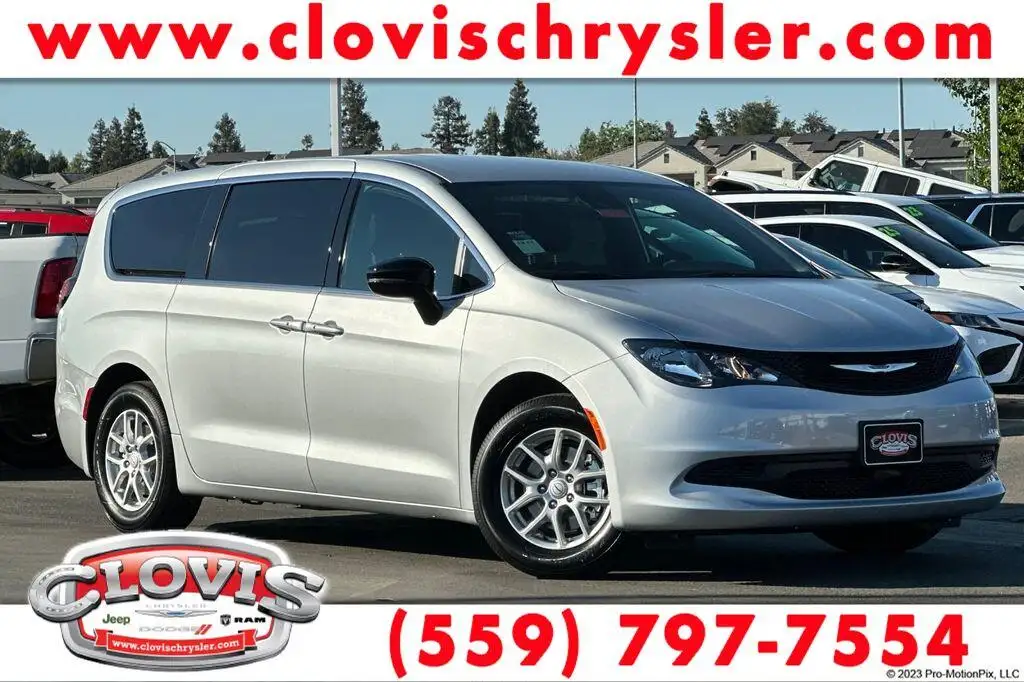 2026 Chrysler Voyager LX's photo