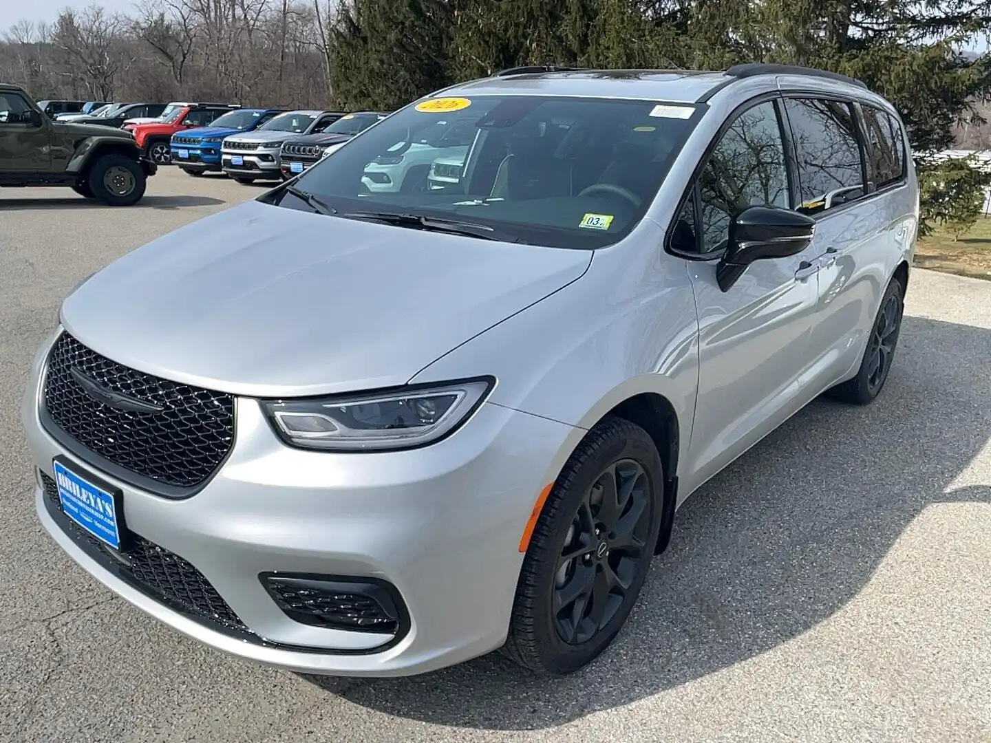2026 Chrysler Pacifica Limited AWD's photo
