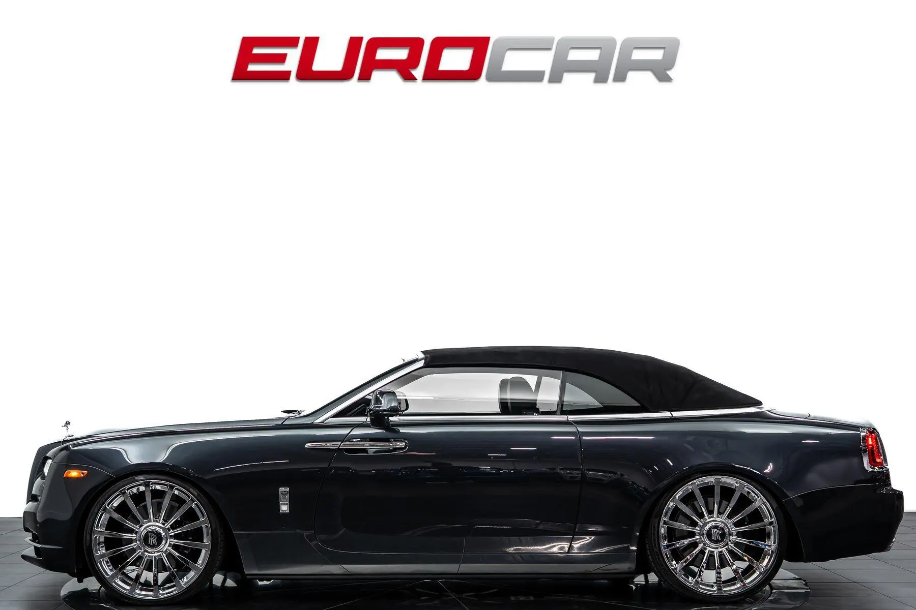 2018 Rolls-Royce Dawn Base photo 3