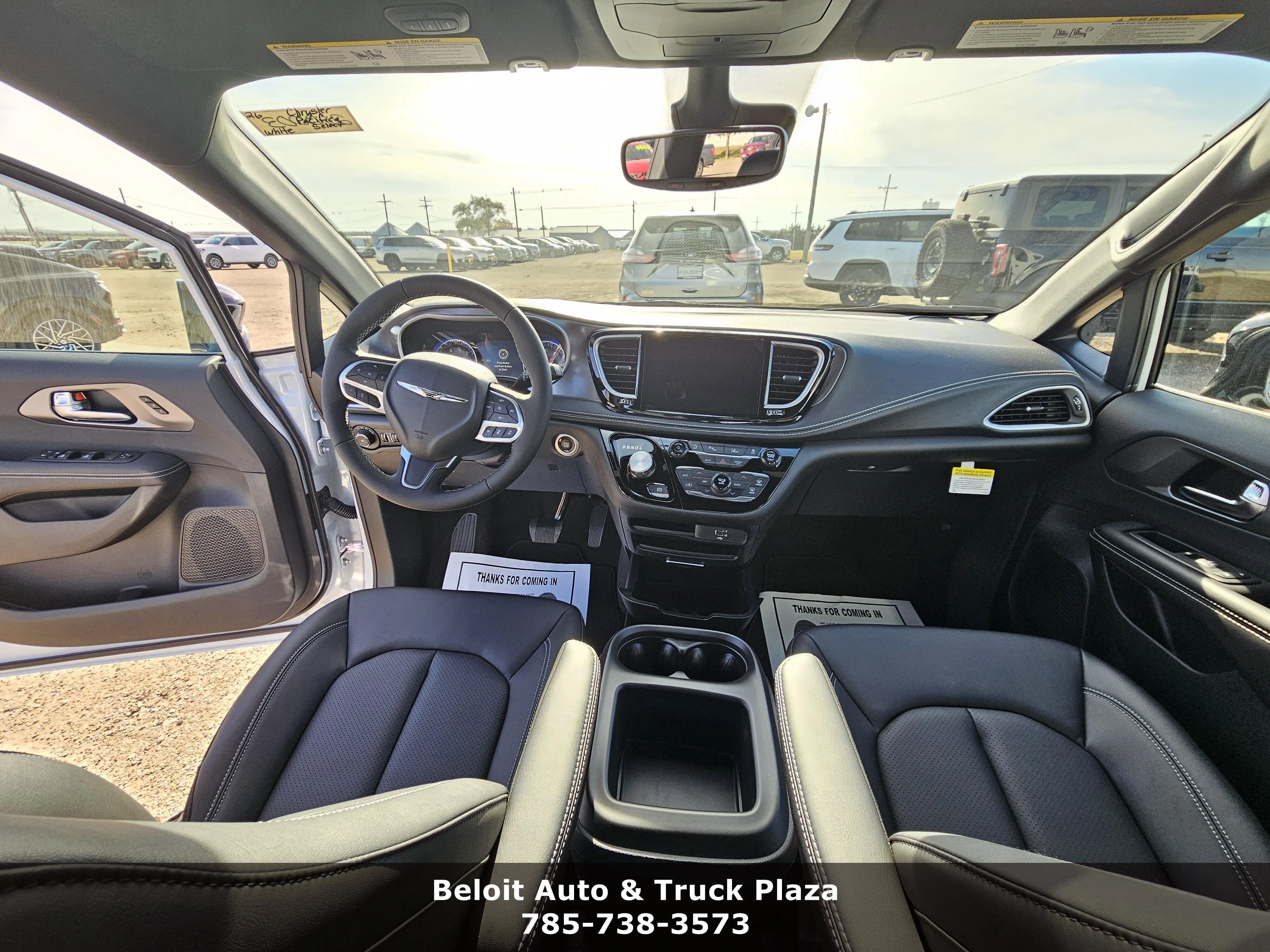 2026 Chrysler Pacifica Select photo 3
