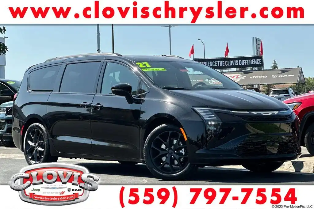 2027 Chrysler Pacifica Limited's photo
