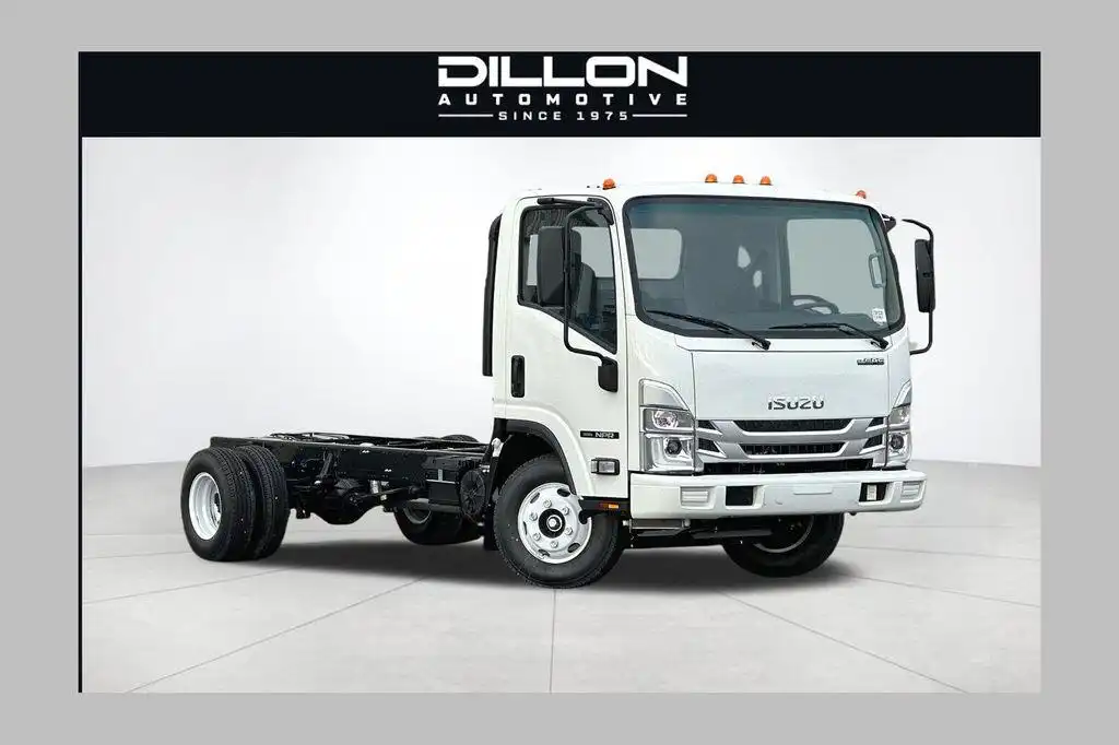 2024 Isuzu NPR-HD's photo