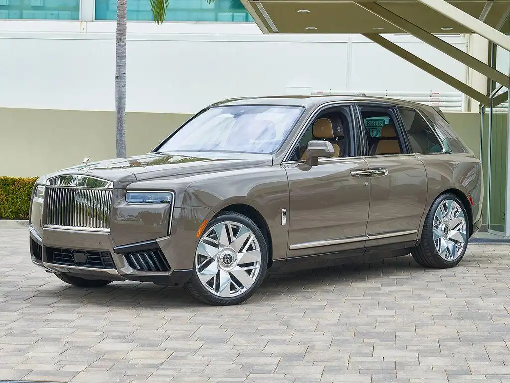 2027 Rolls-Royce Cullinan Base's photo