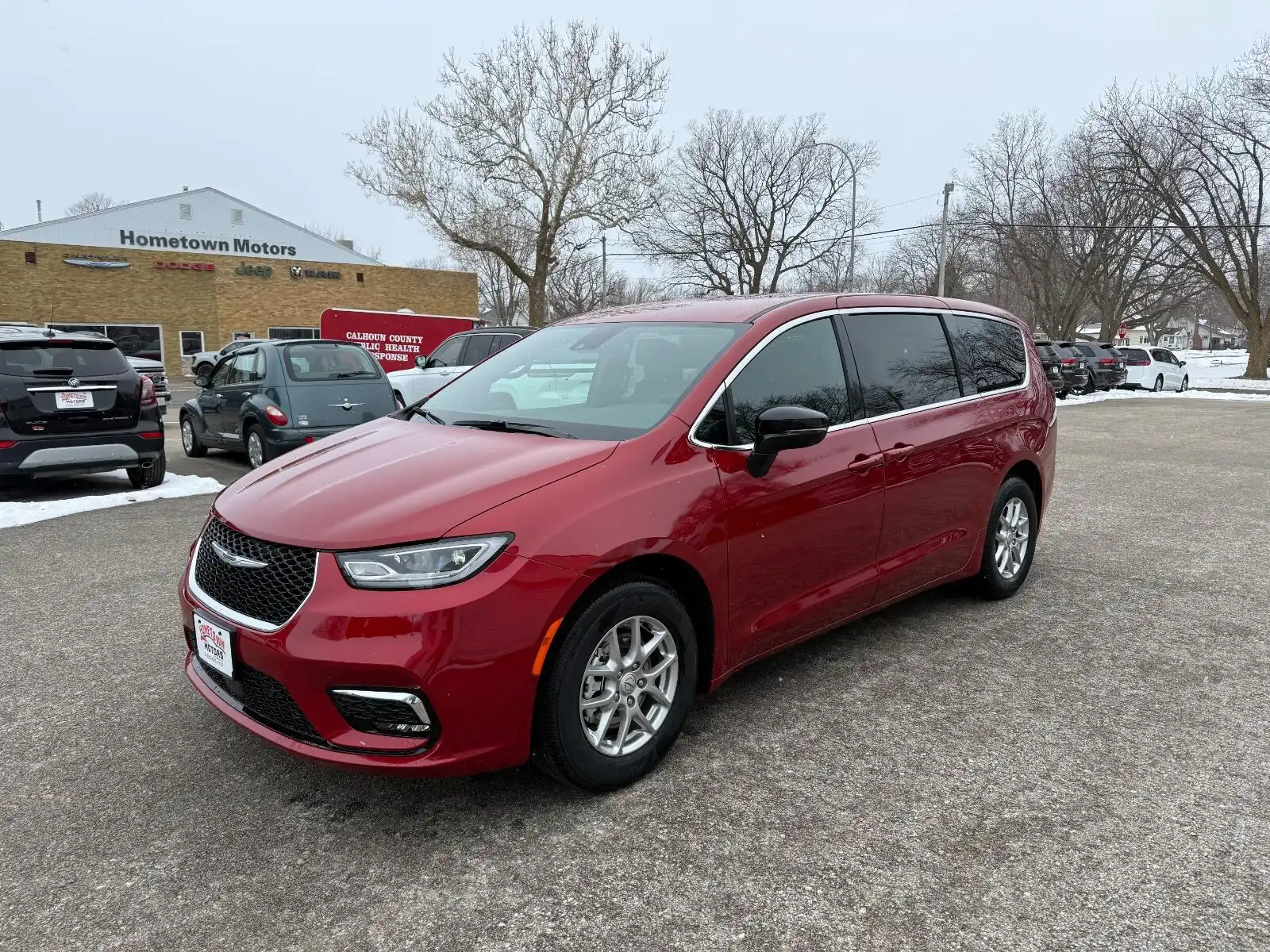 2026 Chrysler Pacifica Select's photo