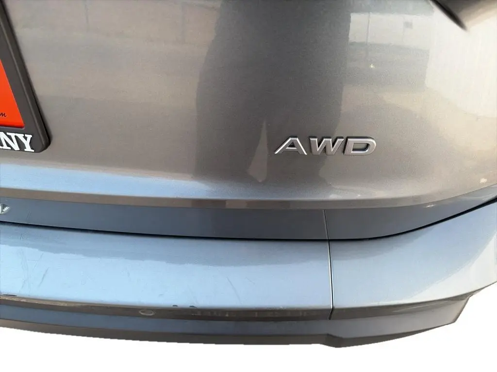 2025 Nissan Rogue SV AWD photo 5