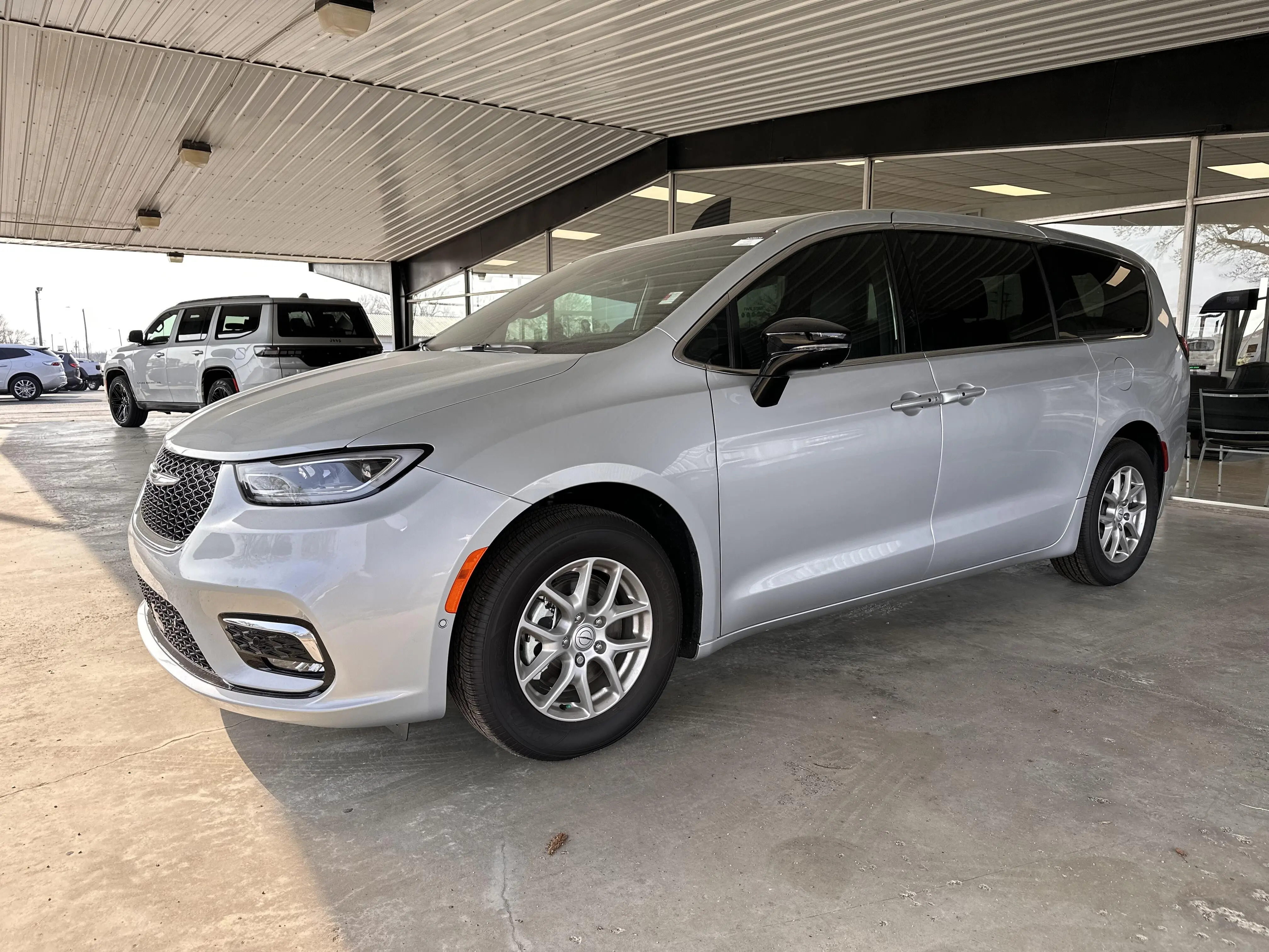 Vehicle Image 2