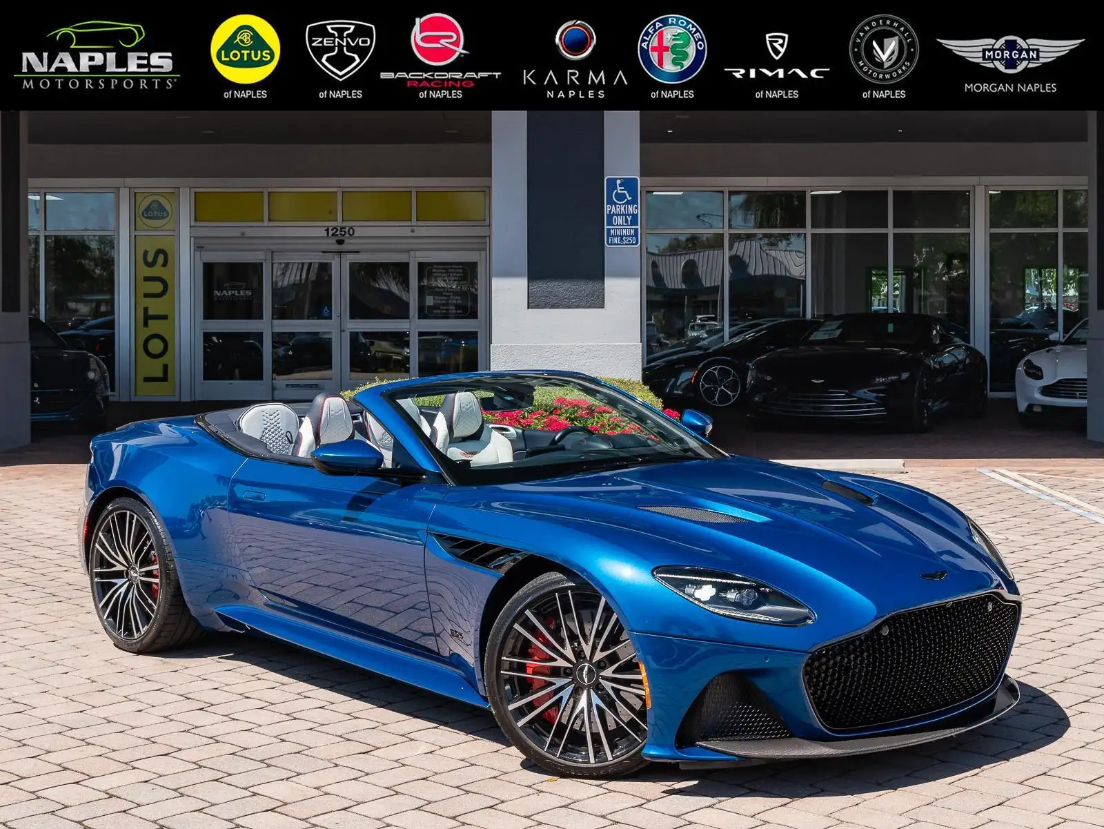 2022 Aston Martin DBS 5.2 Volante V12's photo