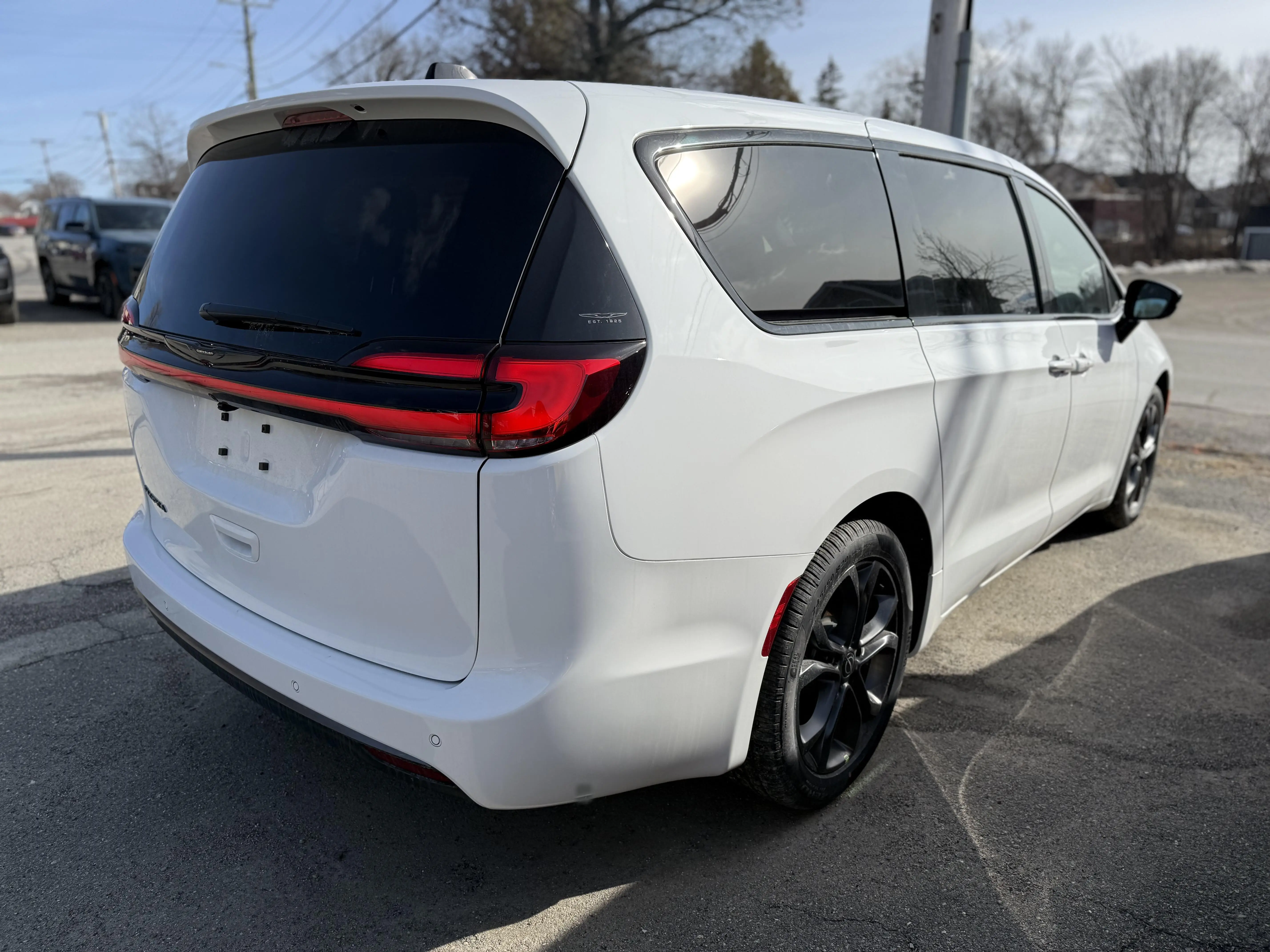 2026 Chrysler Pacifica Select photo 4