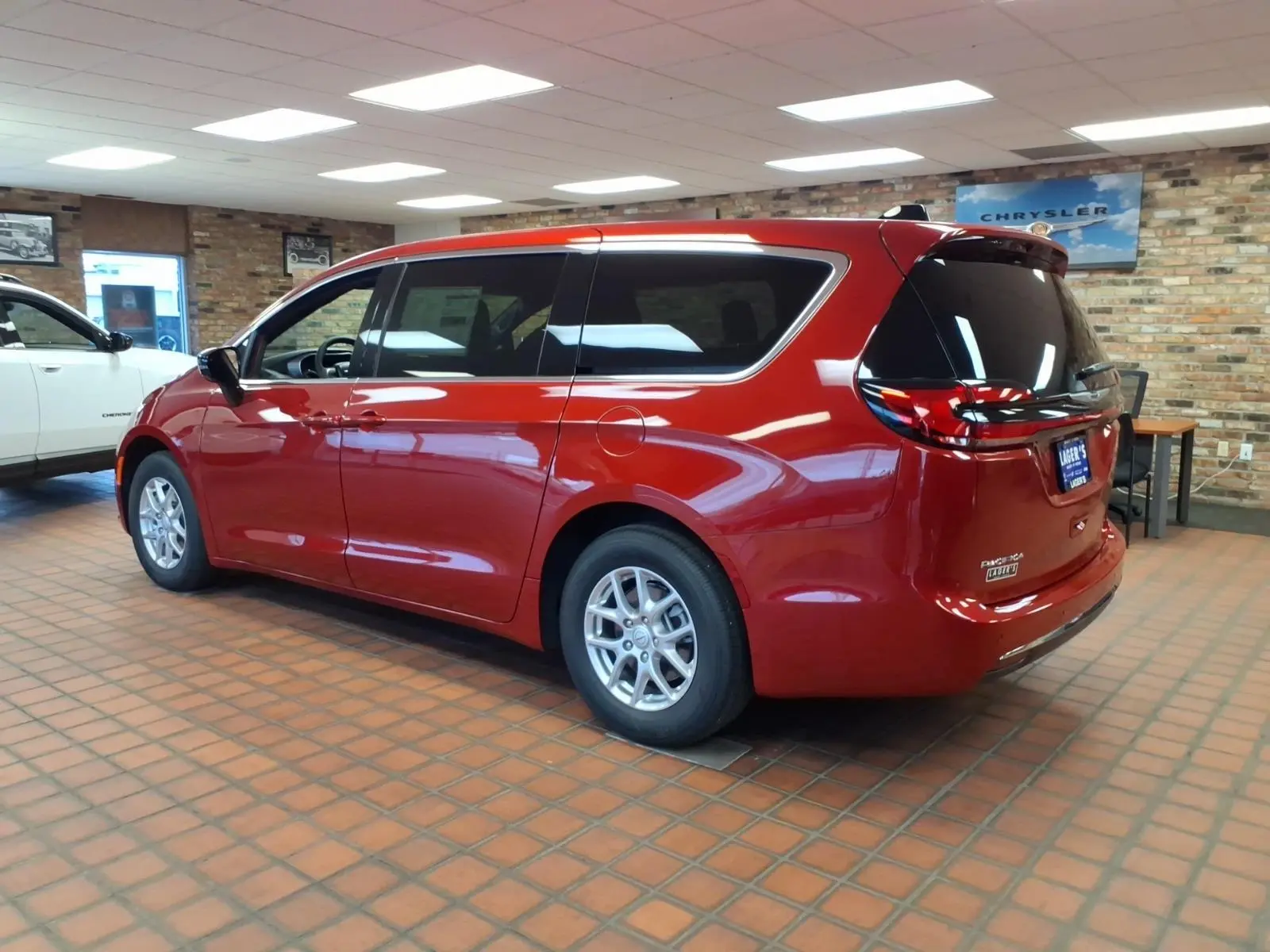 2026 Chrysler Pacifica Select photo 5