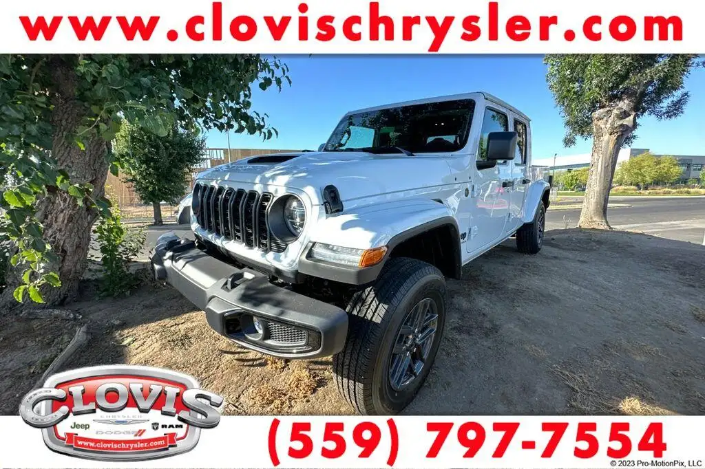 2026 Jeep Gladiator Sport S Auto's photo