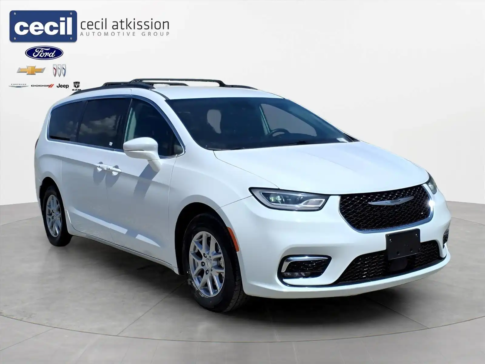 2022 Chrysler Pacifica Touring L's photo