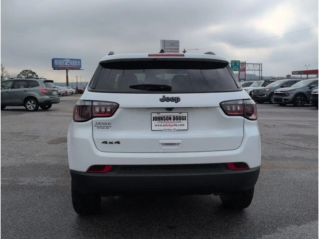 2026 Jeep Compass Altitude 4X4 photo 4