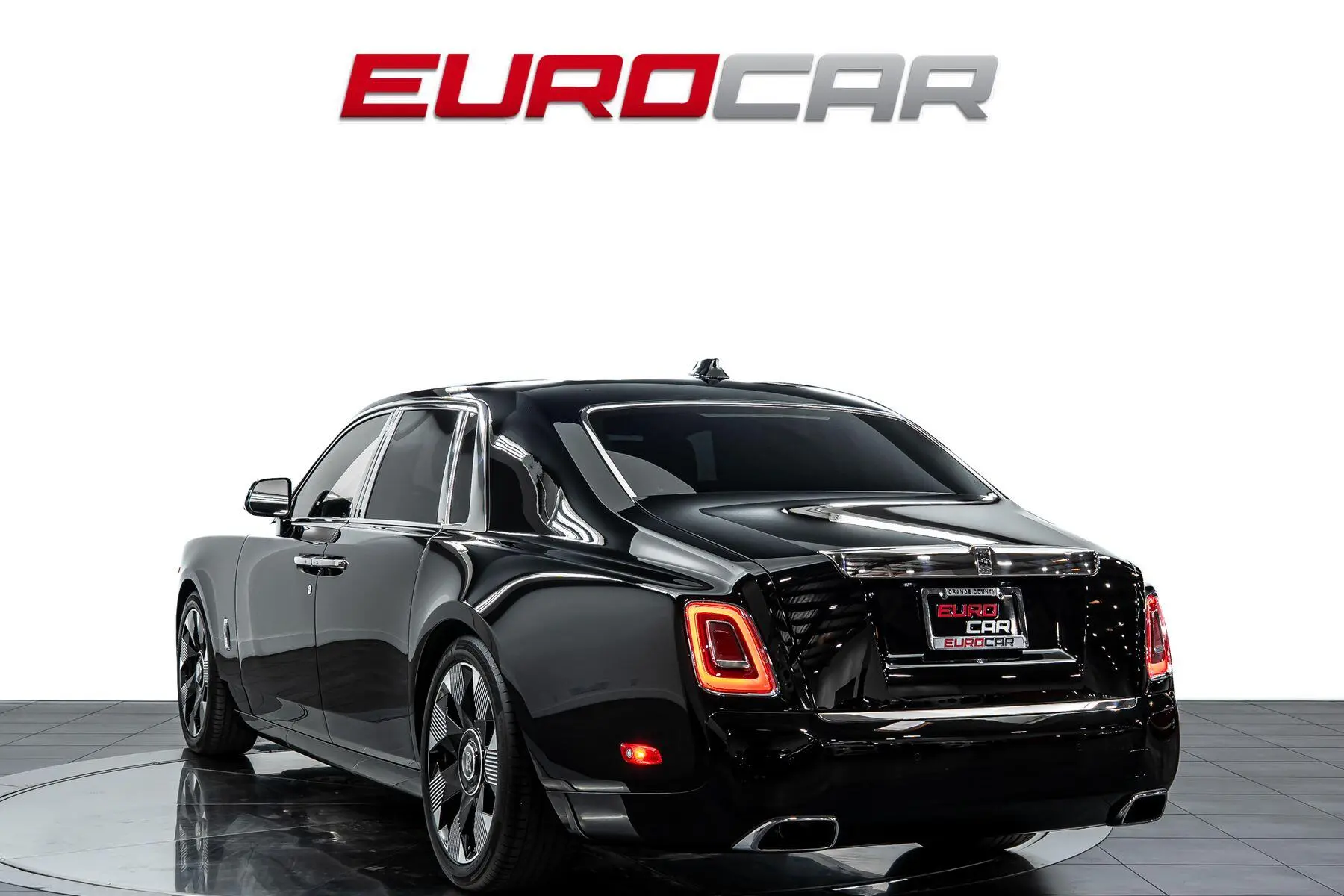2024 Rolls-Royce Phantom Base photo 4