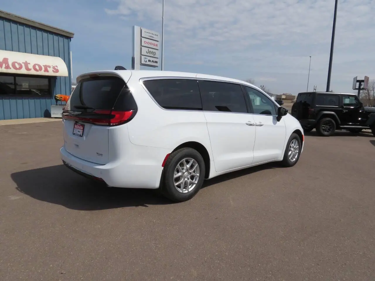 2026 Chrysler Pacifica Select photo 5