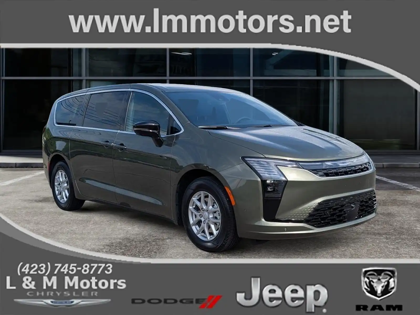 2027 Chrysler Pacifica Select's photo