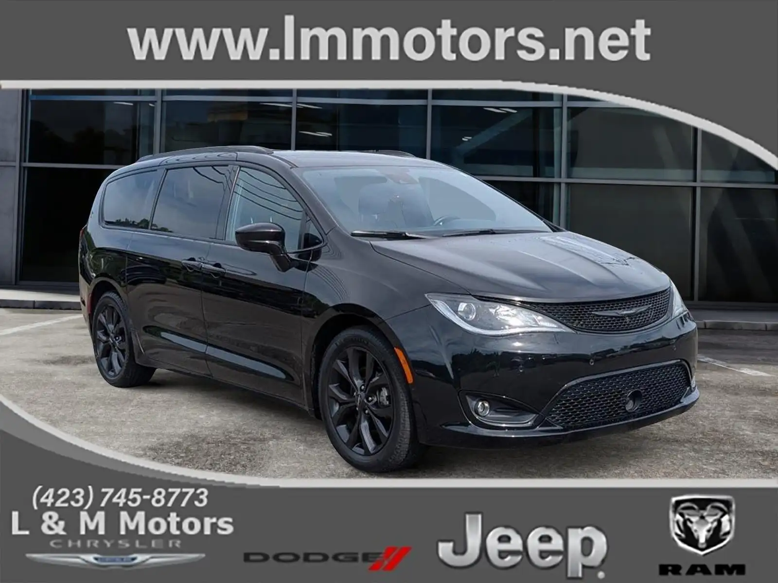2020 Chrysler Pacifica Touring L's photo