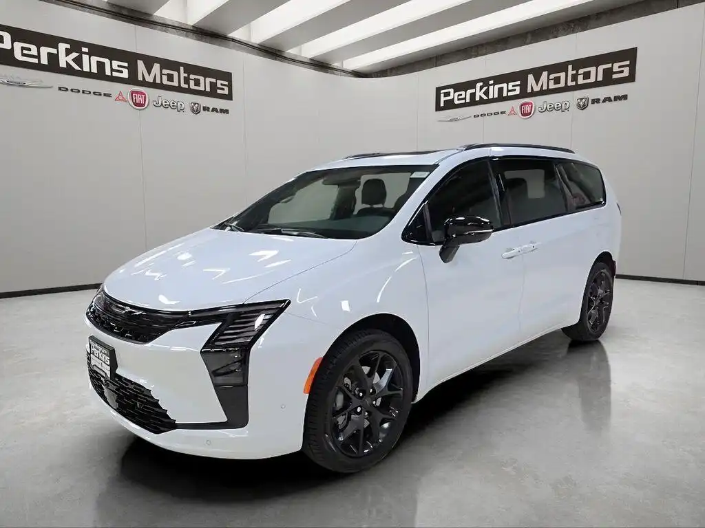 2027 Chrysler Pacifica Limited AWD's photo