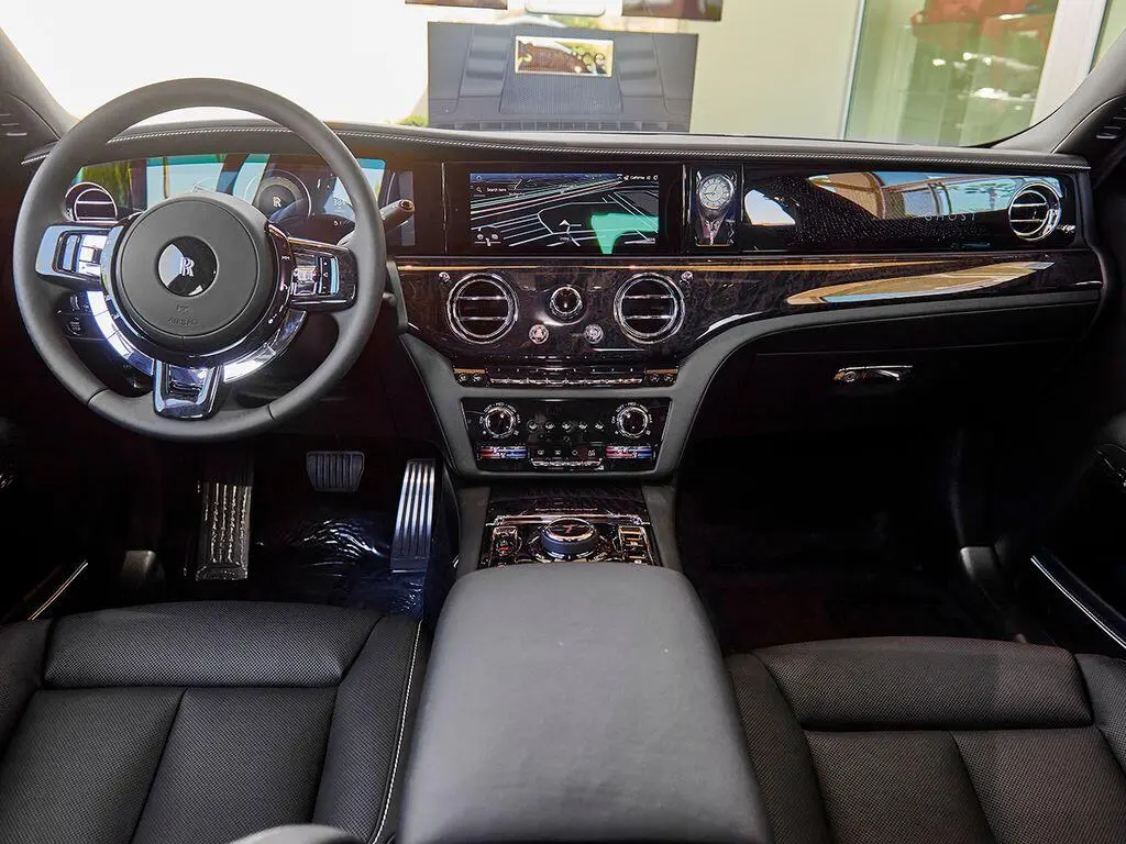 2026 Rolls-Royce Ghost EWB photo 4