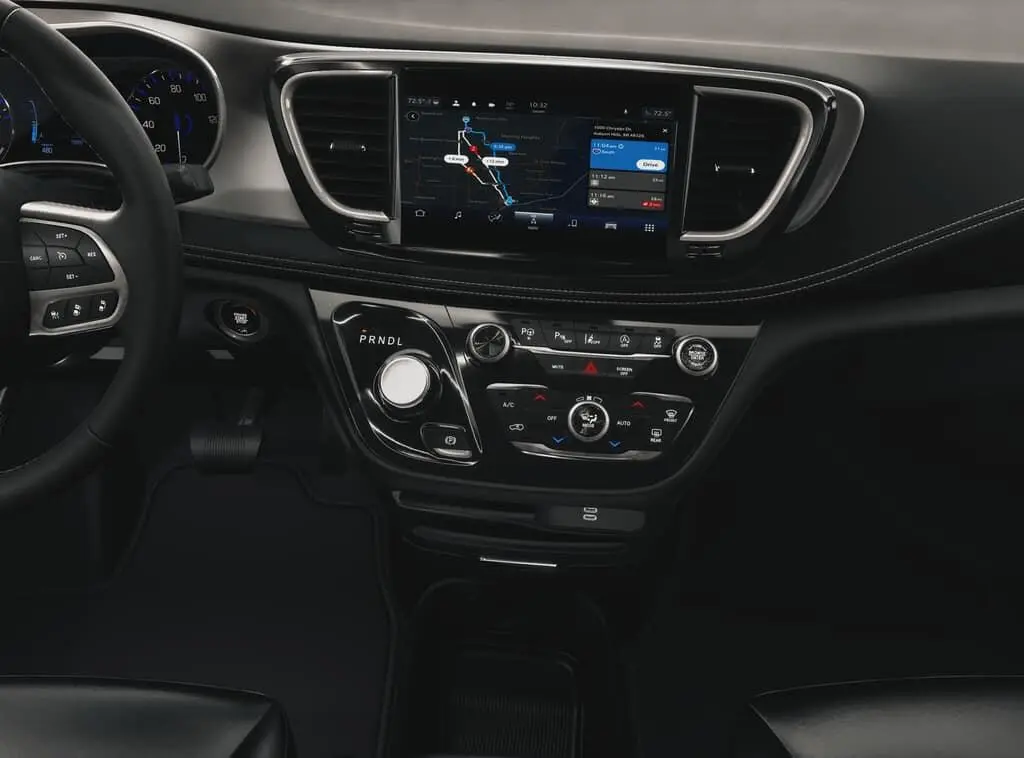 2027 Chrysler Pacifica Select photo 5
