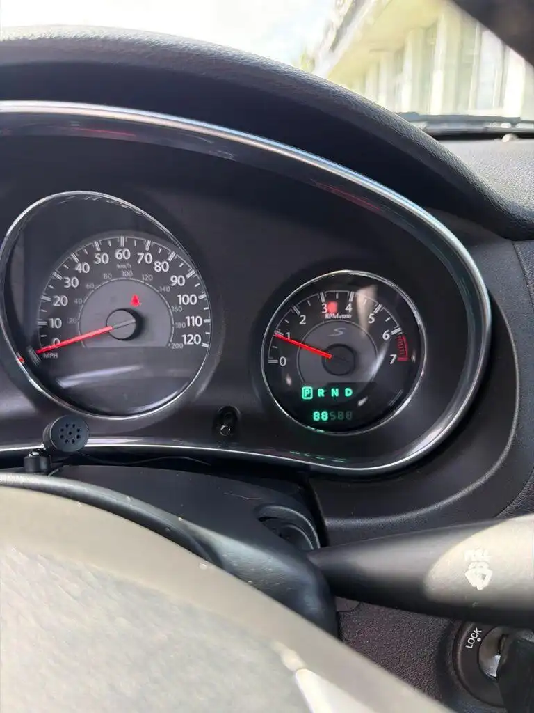 2012 Chrysler 200 S Convertible's photo
