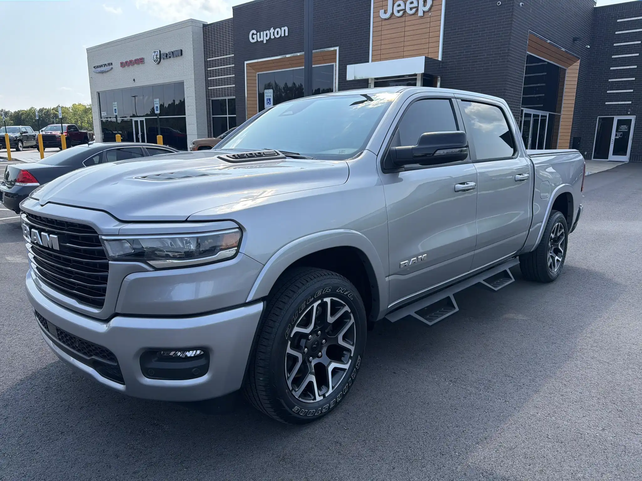 2025 RAM 1500 Laramie 4x4 Crew Cab 5'7's photo
