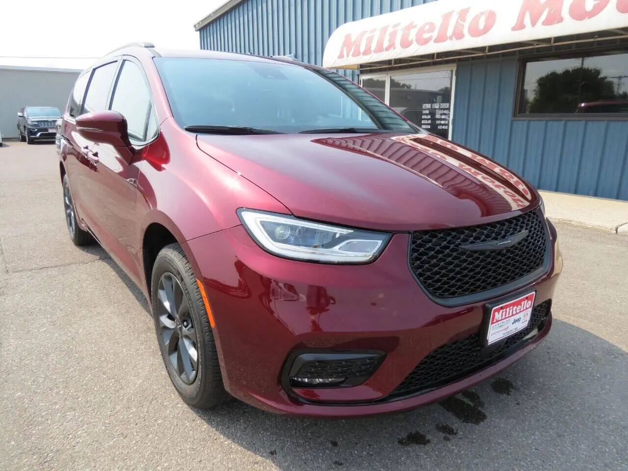 Vehicle Image 2