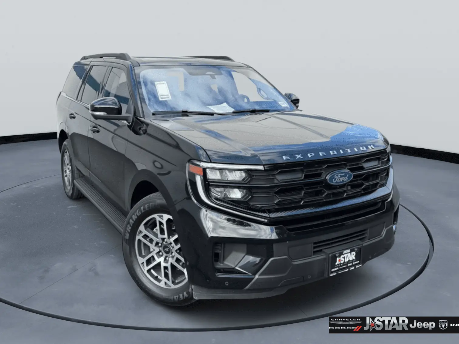 2025 Ford Expedition Active photo 3