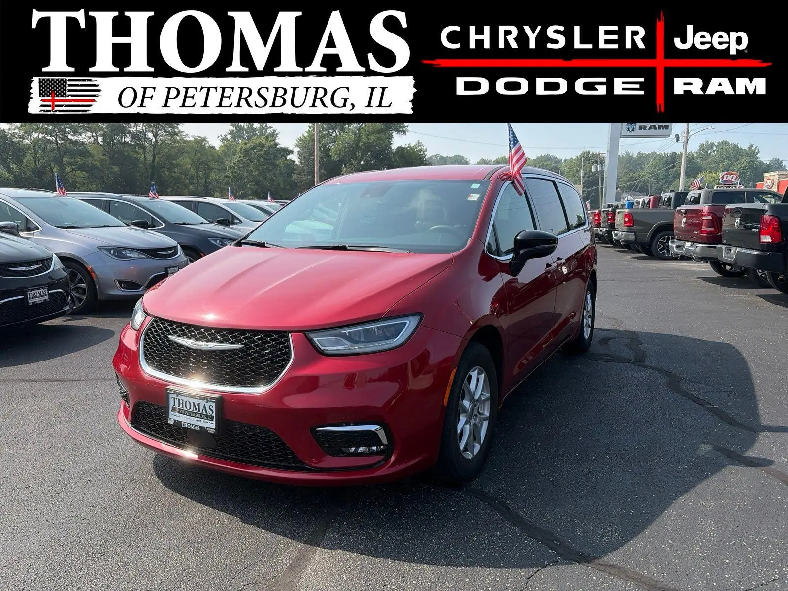 2025 Chrysler Pacifica Select photo 3