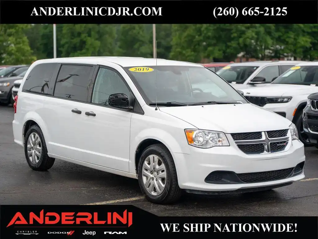 2019 Dodge Grand Caravan SE's photo