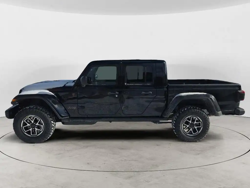 2026 Jeep Gladiator Rubicon Auto's photo