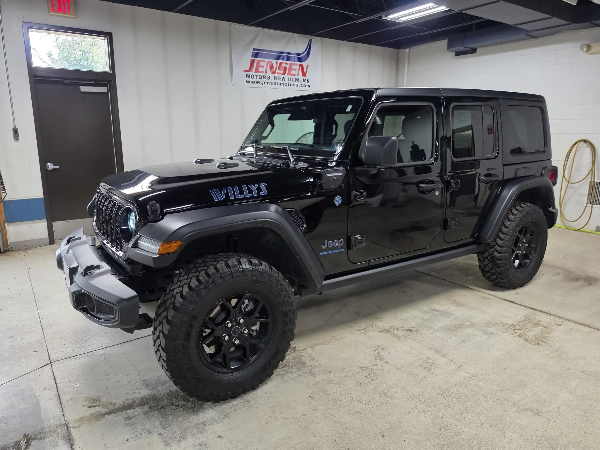 2025 Jeep Wrangler 4xe Willys 4xe's photo