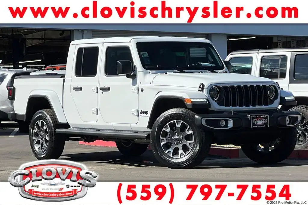 2026 Jeep Gladiator Sahara Auto's photo