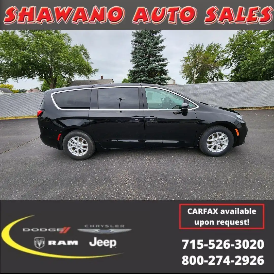 2024 Chrysler Pacifica Touring L's photo