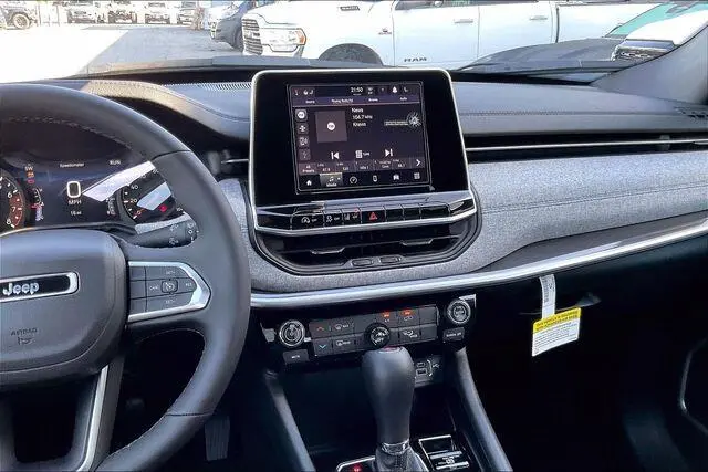 2026 Jeep Compass Latitude 4X4 photo 5