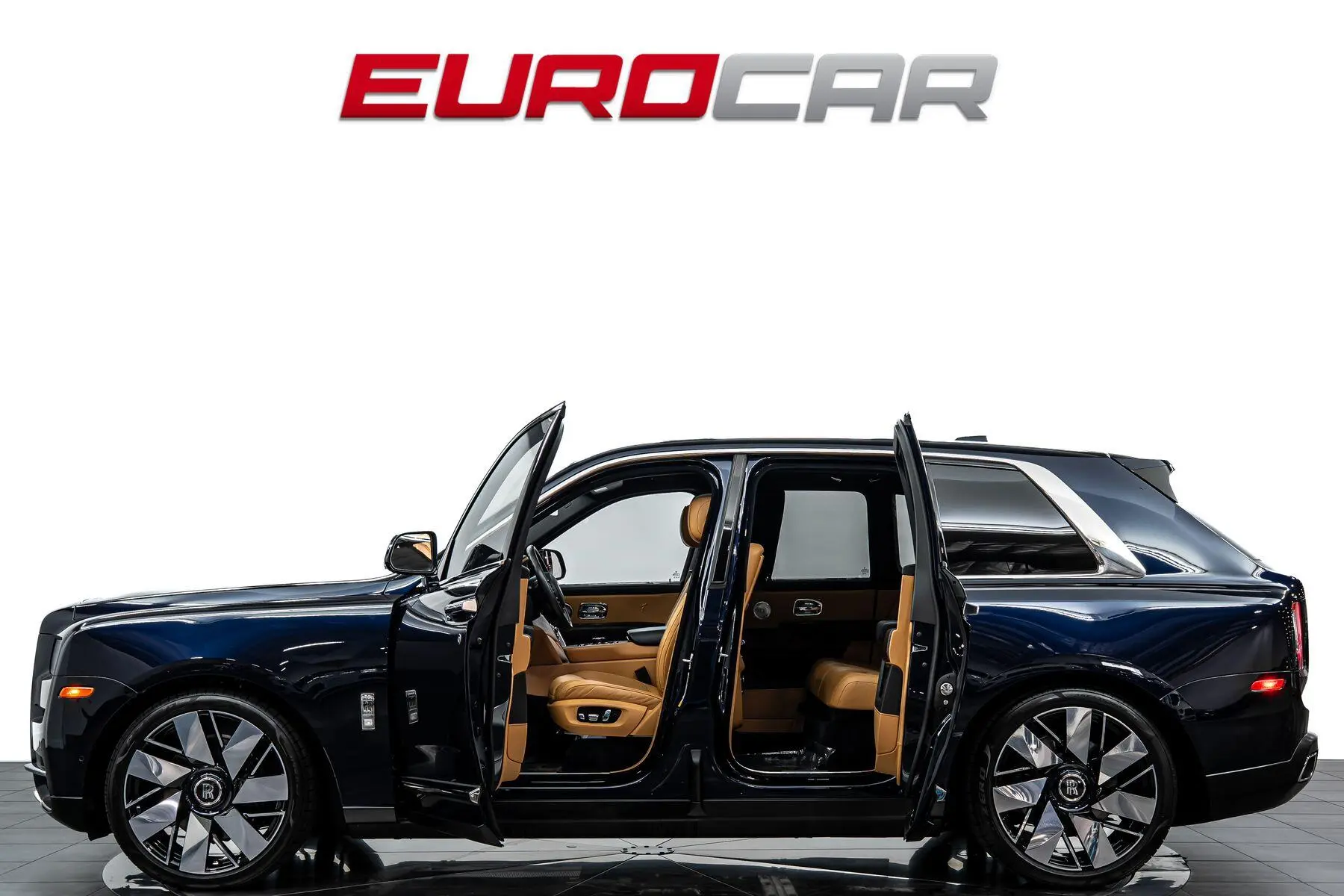 2019 Rolls-Royce Cullinan Base photo 3