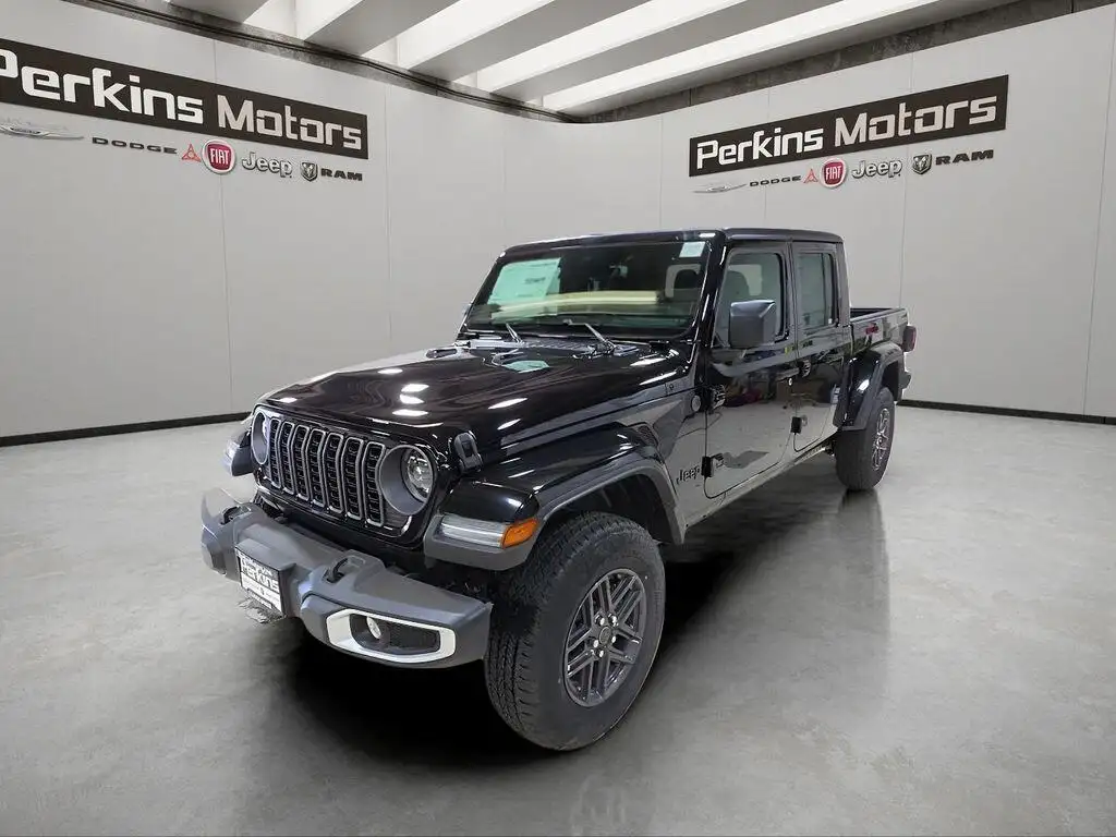 2026 Jeep Gladiator Sport S Auto's photo