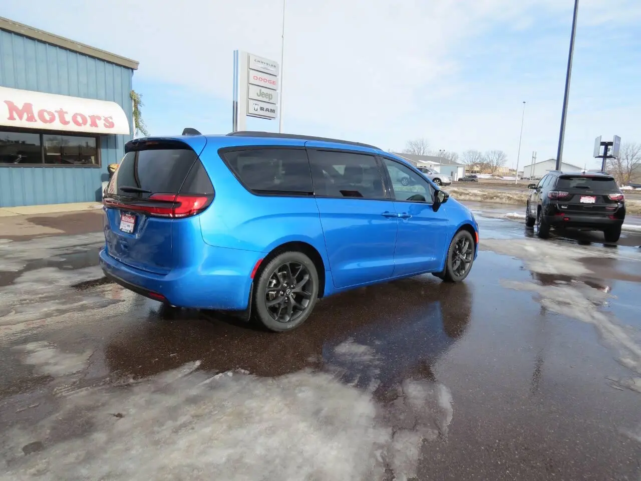 2026 Chrysler Pacifica Select photo 5