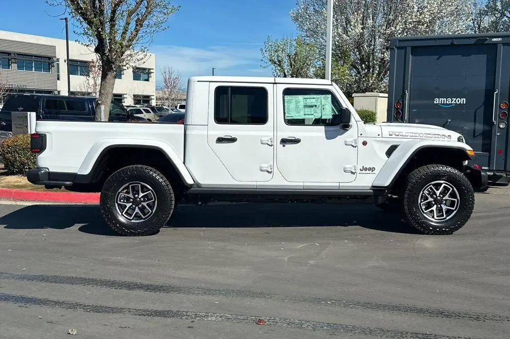 2026 Jeep Gladiator Rubicon Auto photo 3